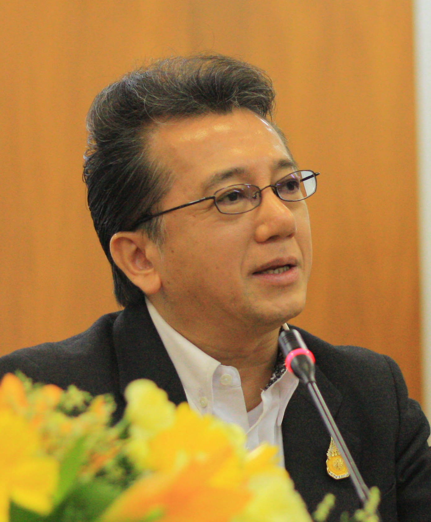 นายเกรียงไกร ภูวณิชย์